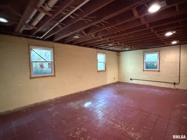 $385,000 | 745 North Academy Street, Galesburg, IL 61401