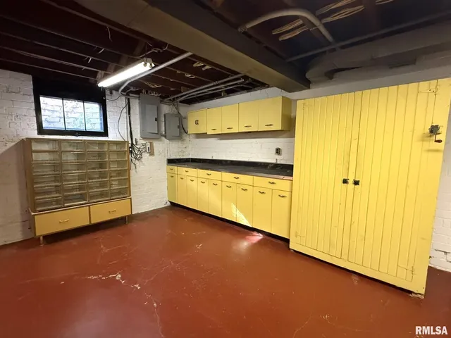 $385,000 | 745 North Academy Street, Galesburg, IL 61401