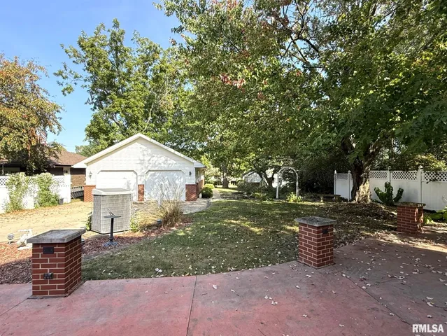 $385,000 | 745 North Academy Street, Galesburg, IL 61401