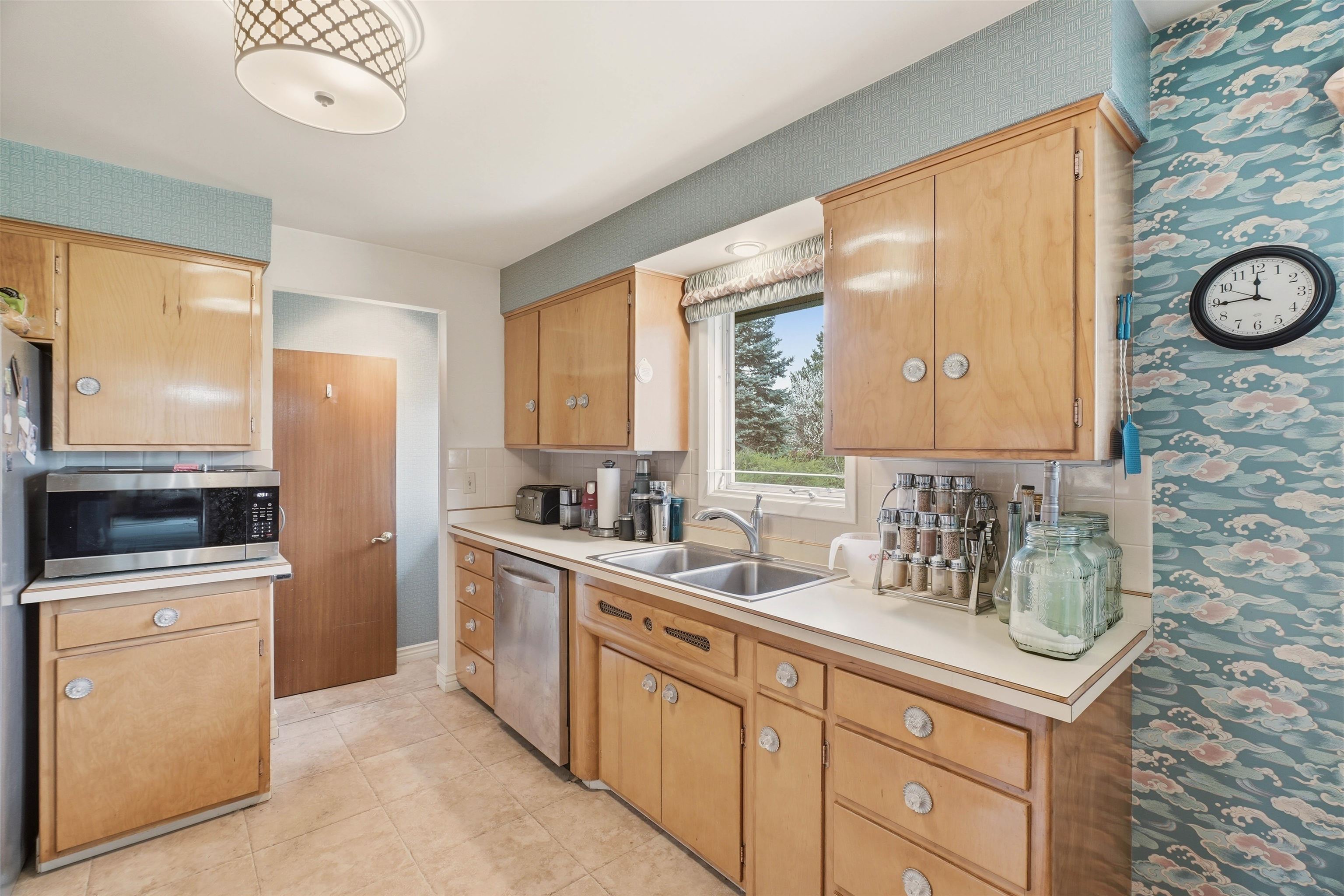 10523 East Springfield Avenue Spokane Valley, WA 99206 - Photo 8 of 36