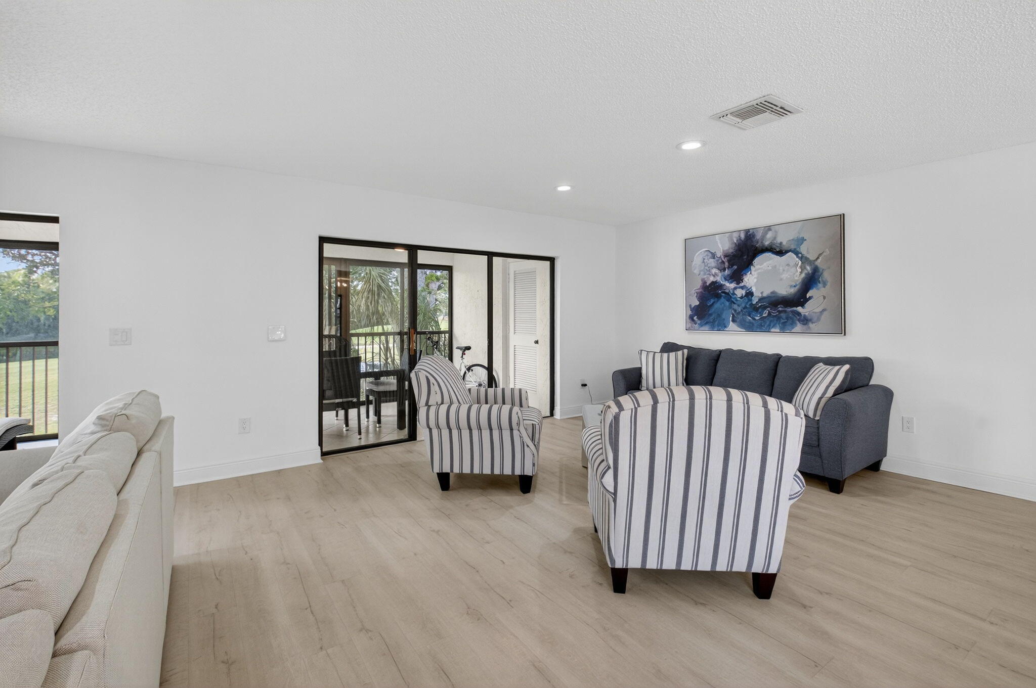 10 Southport Lane, Unit B Boynton Beach, FL 33436 - Photo 12 of 80 Living Room