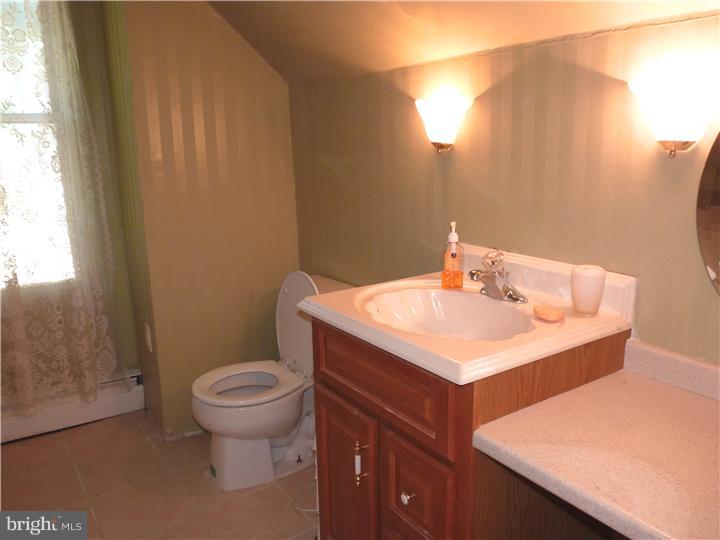 230 President Avenue Rutledge, PA 19070 - Photo 14 of 25 Master Bathroom