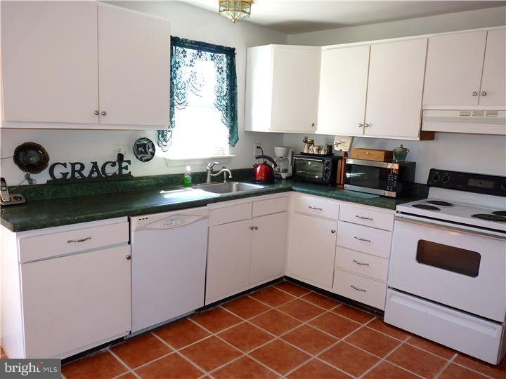 230 President Avenue Rutledge, PA 19070 - Photo 20 of 25 Kitchen