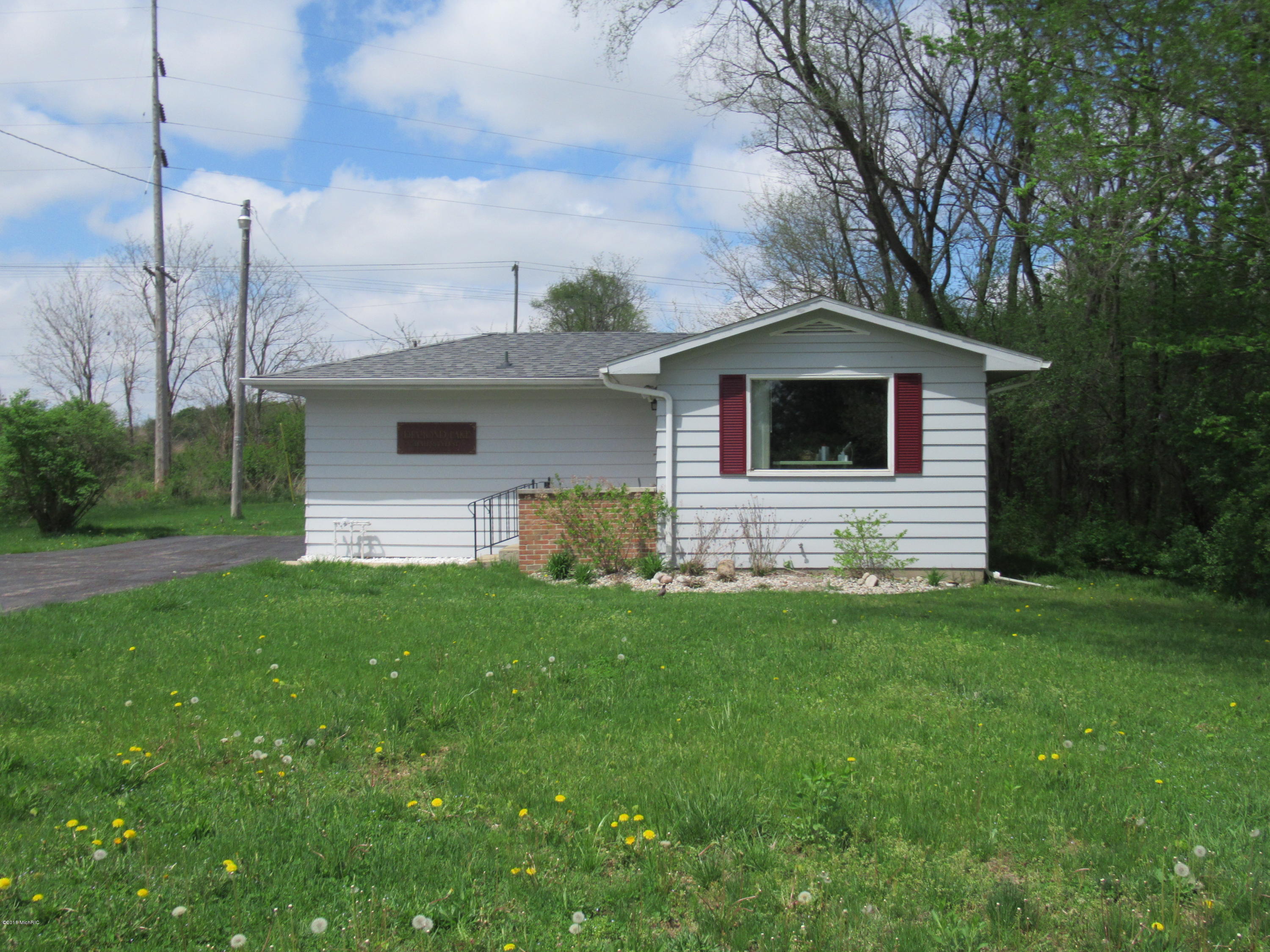 21502 A Shore Acres Road Cassopolis, MI 49031 - Photo 3 of 12 IMG_0813