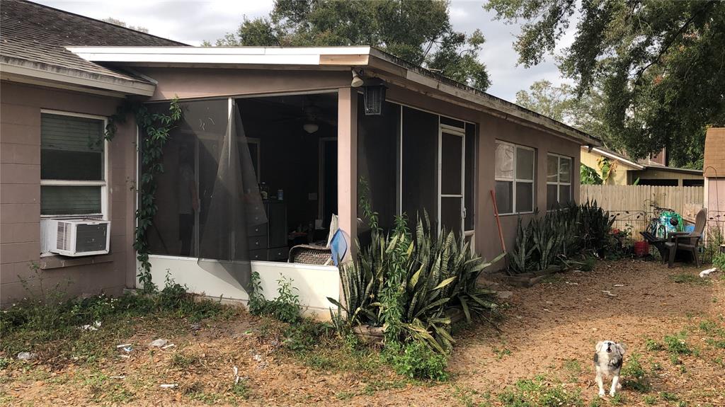1727 Tallowtree Circle Valrico, FL 33594 - Photo 4 of 5 a view of a house with a yard