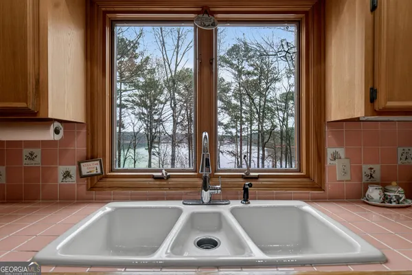 $899,900 | 2010 Foxcroft Drive, LaGrange, GA 30240