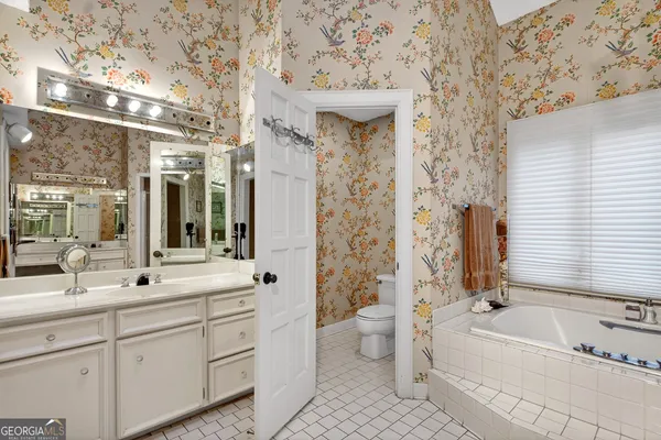 $899,900 | 2010 Foxcroft Drive, LaGrange, GA 30240