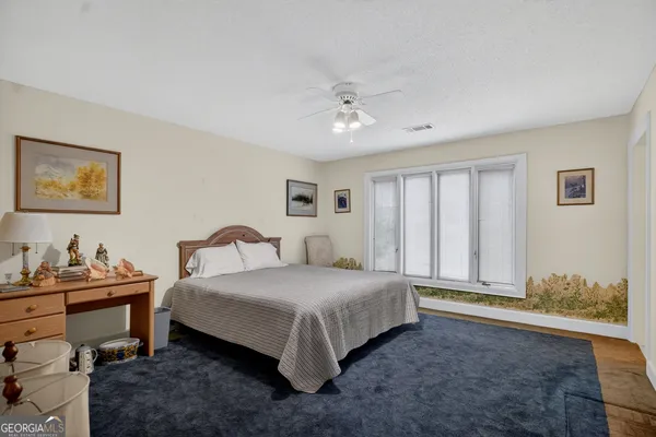 $899,900 | 2010 Foxcroft Drive, LaGrange, GA 30240