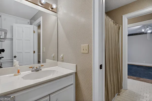 $899,900 | 2010 Foxcroft Drive, LaGrange, GA 30240