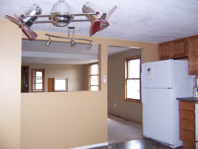 525 North Kickapoo Creek Road Peoria, IL 61604 - Photo 4 of 4 Gallery Image 4
