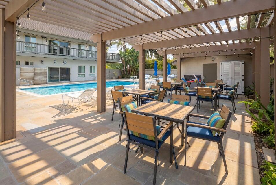 5726 Encina Road, Unit 1 Goleta, CA 93117 - Photo 30 of 36 Pool Area
