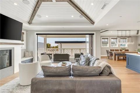 $3,249,000 | 715 2nd Street, Hermosa Beach, CA 90254