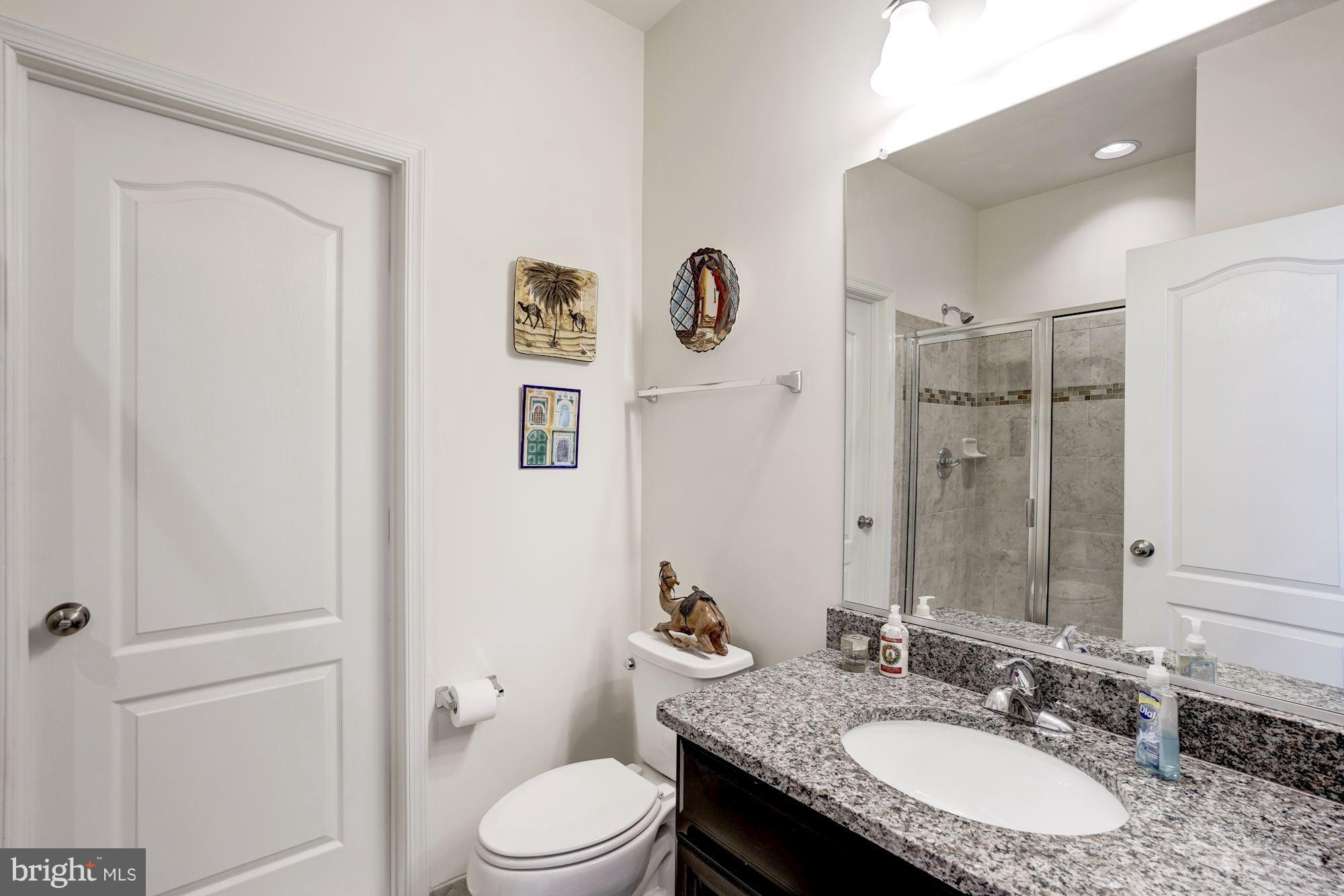 42324 Benfold Square Ashburn, VA 20148 - Photo 15 of 30 Main Level Full Bath