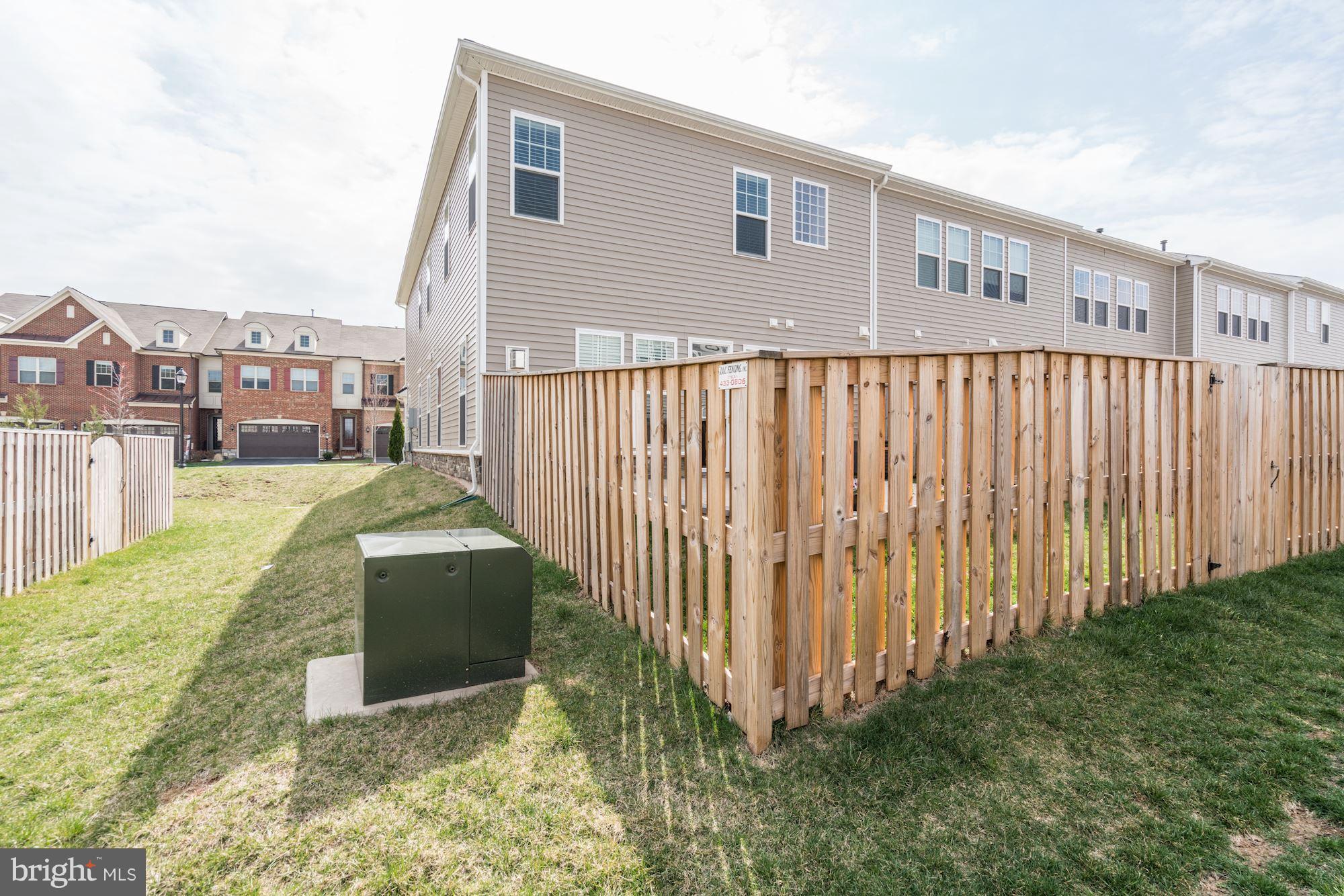 42324 Benfold Square Ashburn, VA 20148 - Photo 30 of 30 Exterior (Rear)
