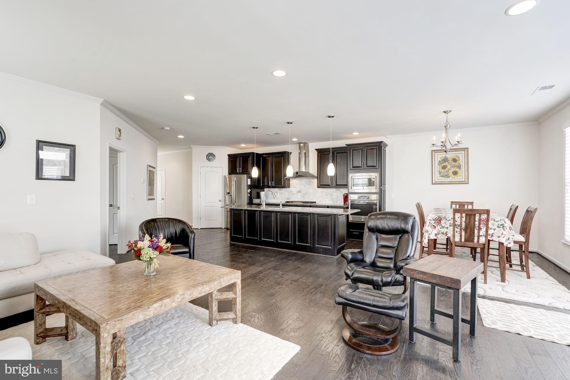 42324 Benfold Square Ashburn, VA 20148 - Photo 6 of 30 Family Room