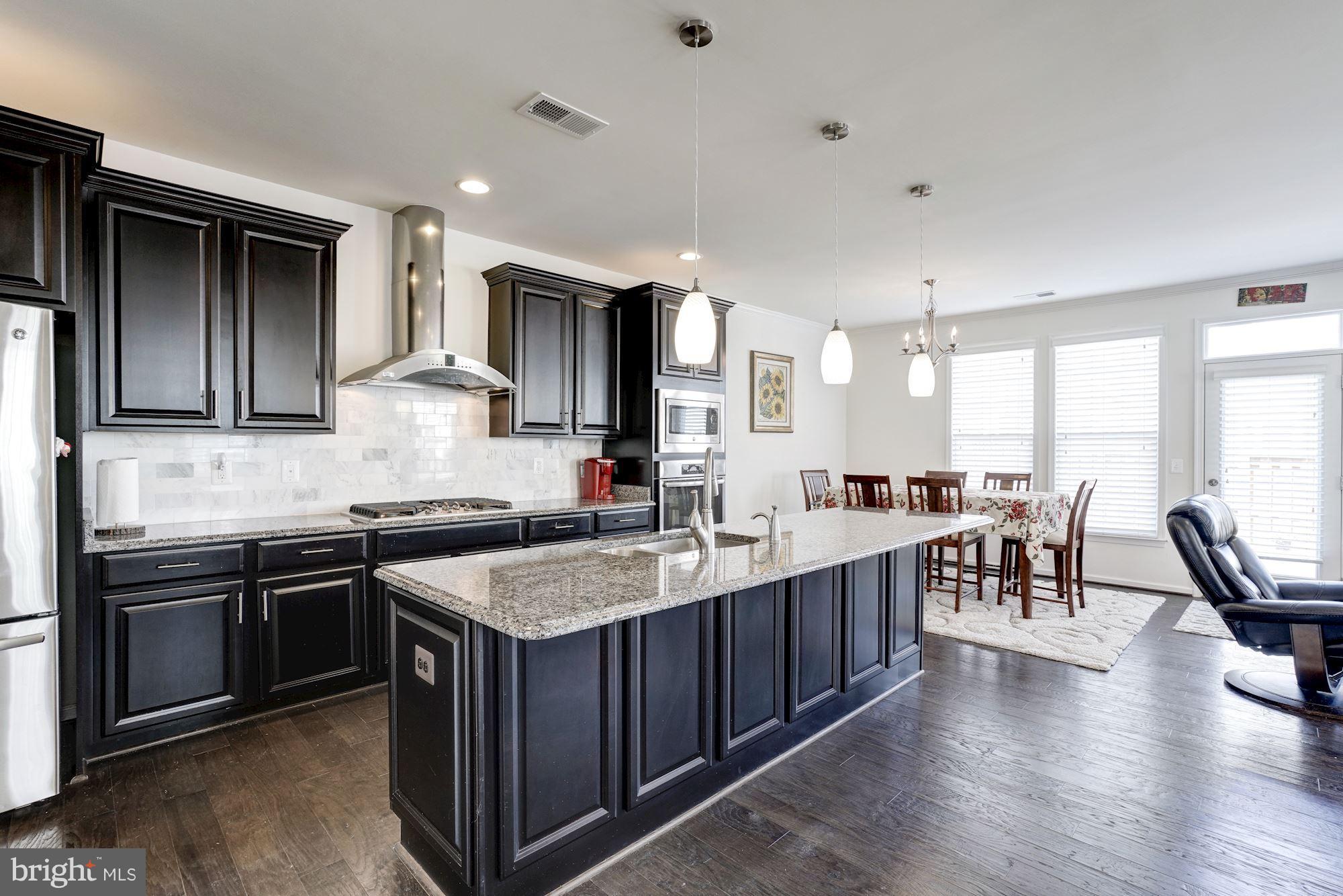 42324 Benfold Square Ashburn, VA 20148 - Photo 10 of 30 Kitchen