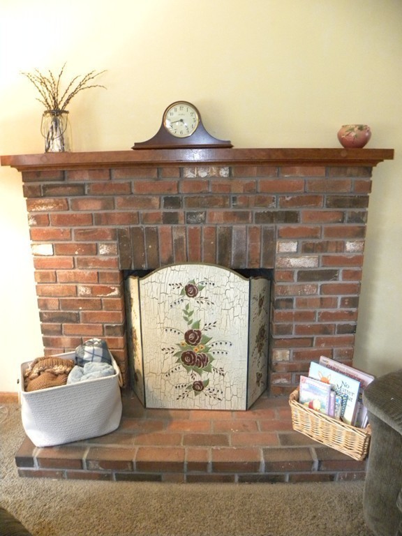 129 Old Worcester Road Charlton, MA 01507 - Photo 20 of 30 a view of table and chair
