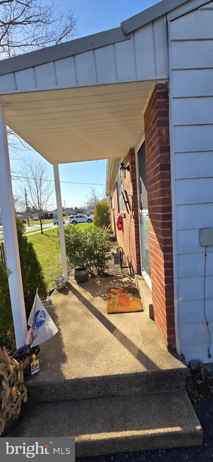 9 Nottingham Road Camp Hill, PA 17011 - Photo 7 of 7 front porch