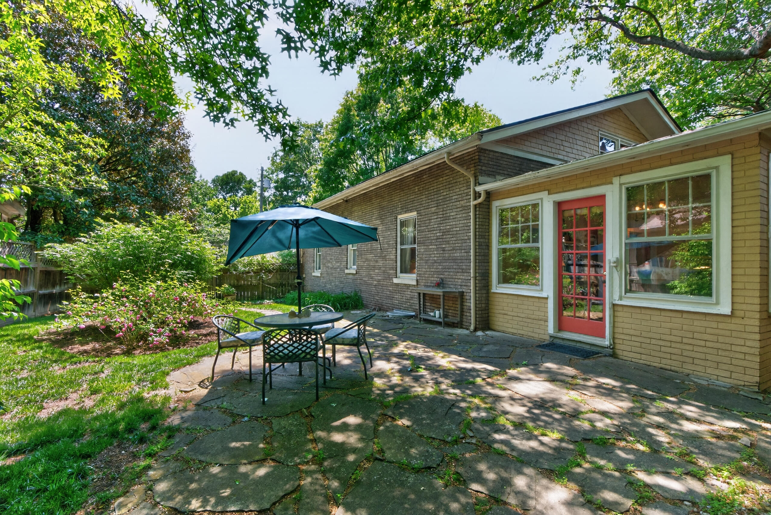 109 Irvine Road Lexington, KY 40502 - Photo 40 of 45 109irvine39