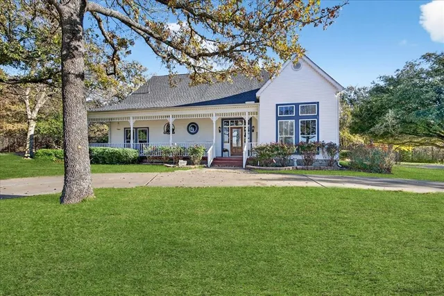 $1,375,000 | 8355 Vlg Gln Lane, Scurry, TX 75158