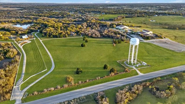 $1,375,000 | 8355 Vlg Gln Lane, Scurry, TX 75158