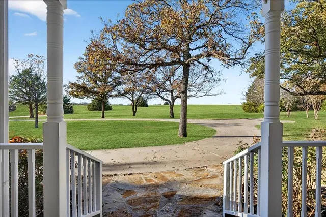 $1,375,000 | 8355 Vlg Gln Lane, Scurry, TX 75158