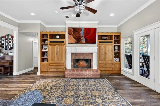 $1,375,000 | 8355 Vlg Gln Lane, Scurry, TX 75158