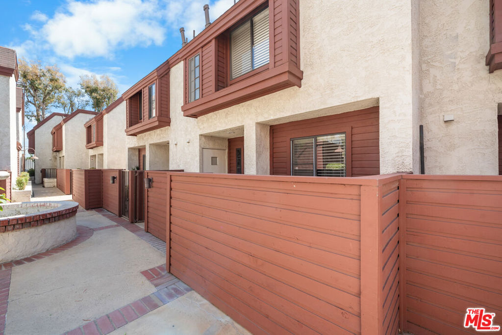 230 Bethany Road, Unit 120 Burbank, CA 91504 - Photo 27 of 34 Gallery Image 27