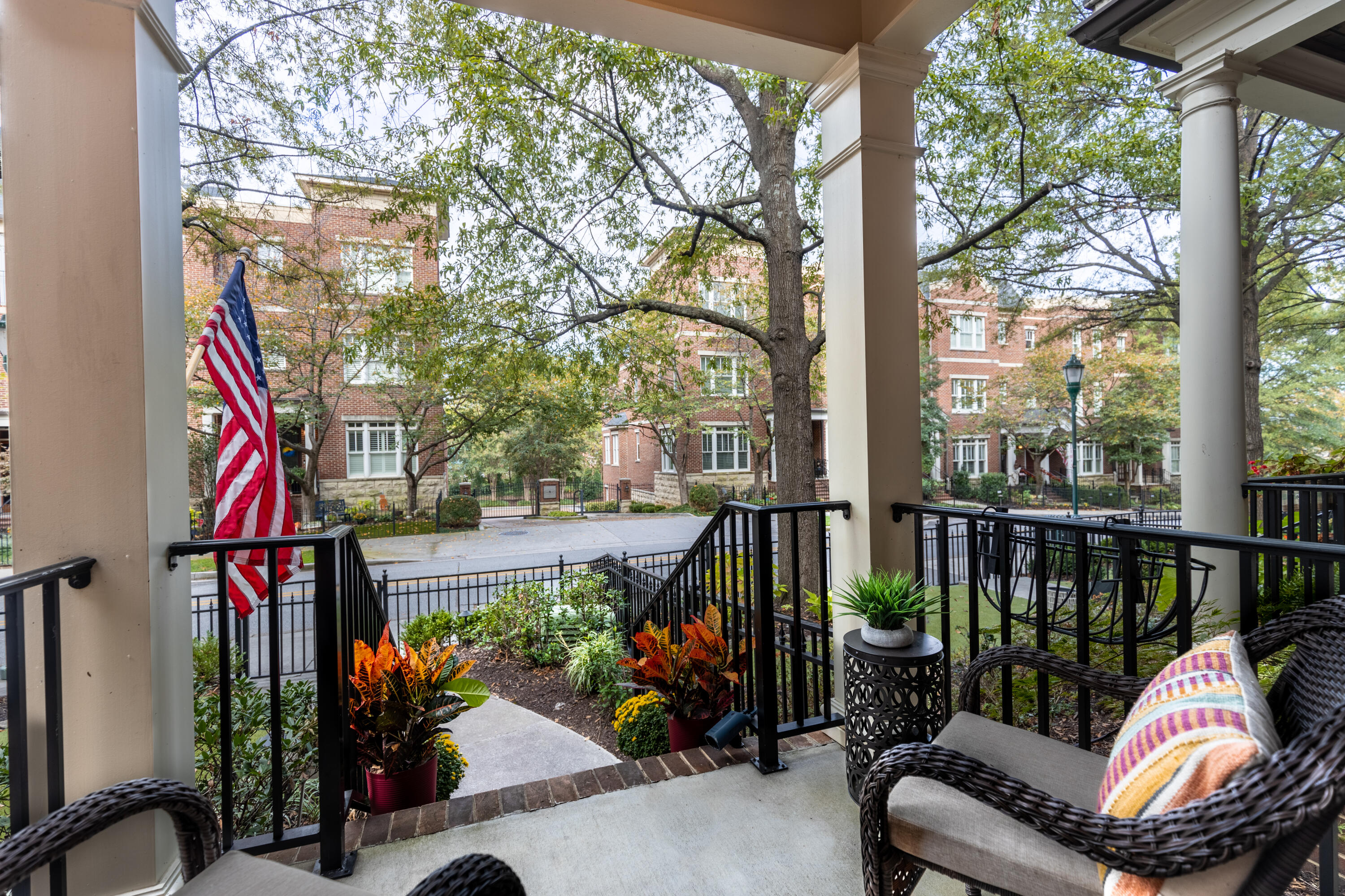 242 Cherry Street Chattanooga, TN 37403 - Photo 12 of 110 SO Peaceful!