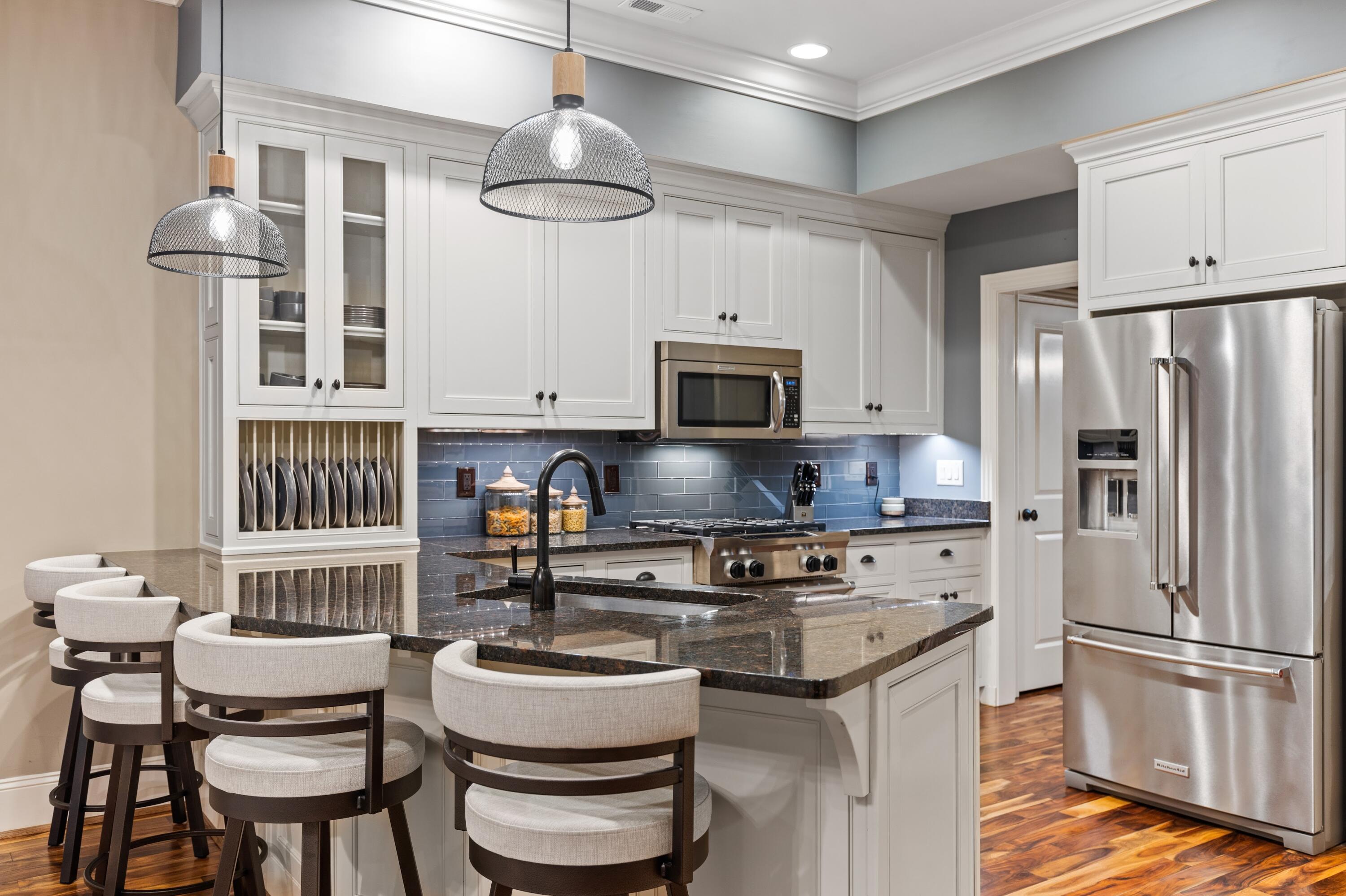 242 Cherry Street Chattanooga, TN 37403 - Photo 20 of 110 Professional Grade Appliances