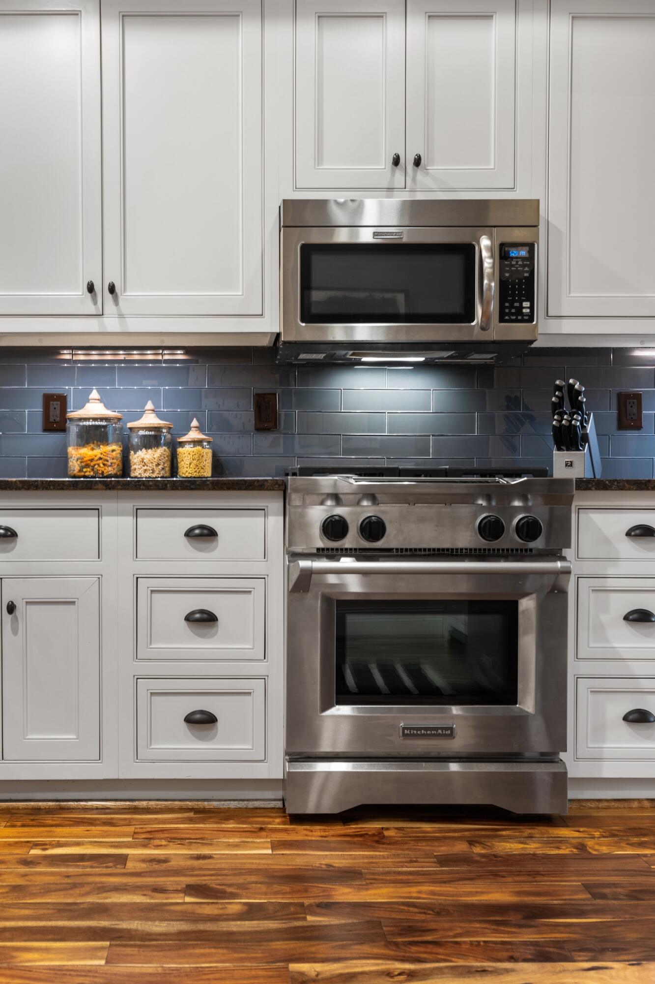 242 Cherry Street Chattanooga, TN 37403 - Photo 24 of 110 Gas Range & High End Appliances