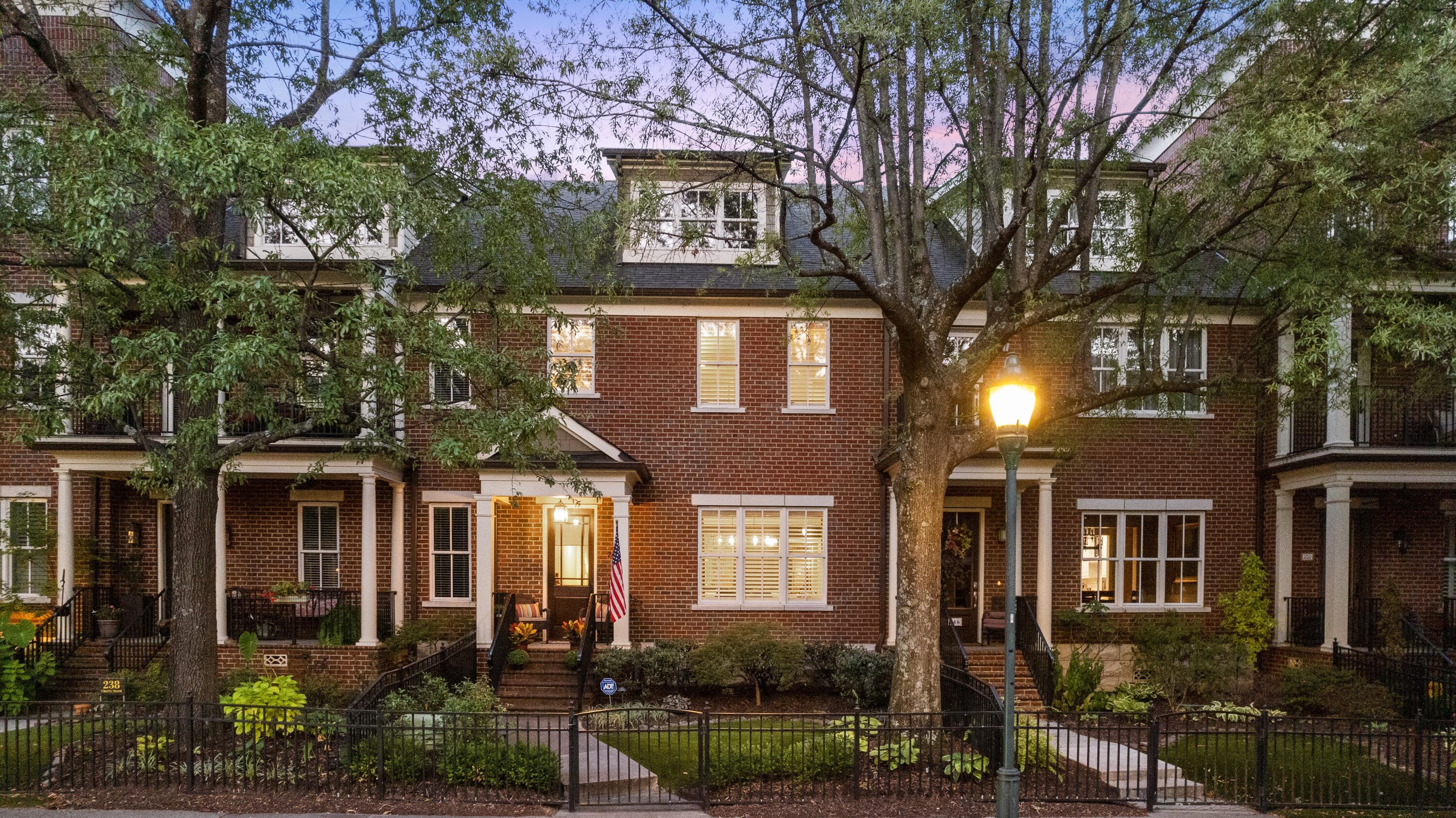 242 Cherry Street Chattanooga, TN 37403 - Photo 4 of 110 Amazing Location and Better Neightbors