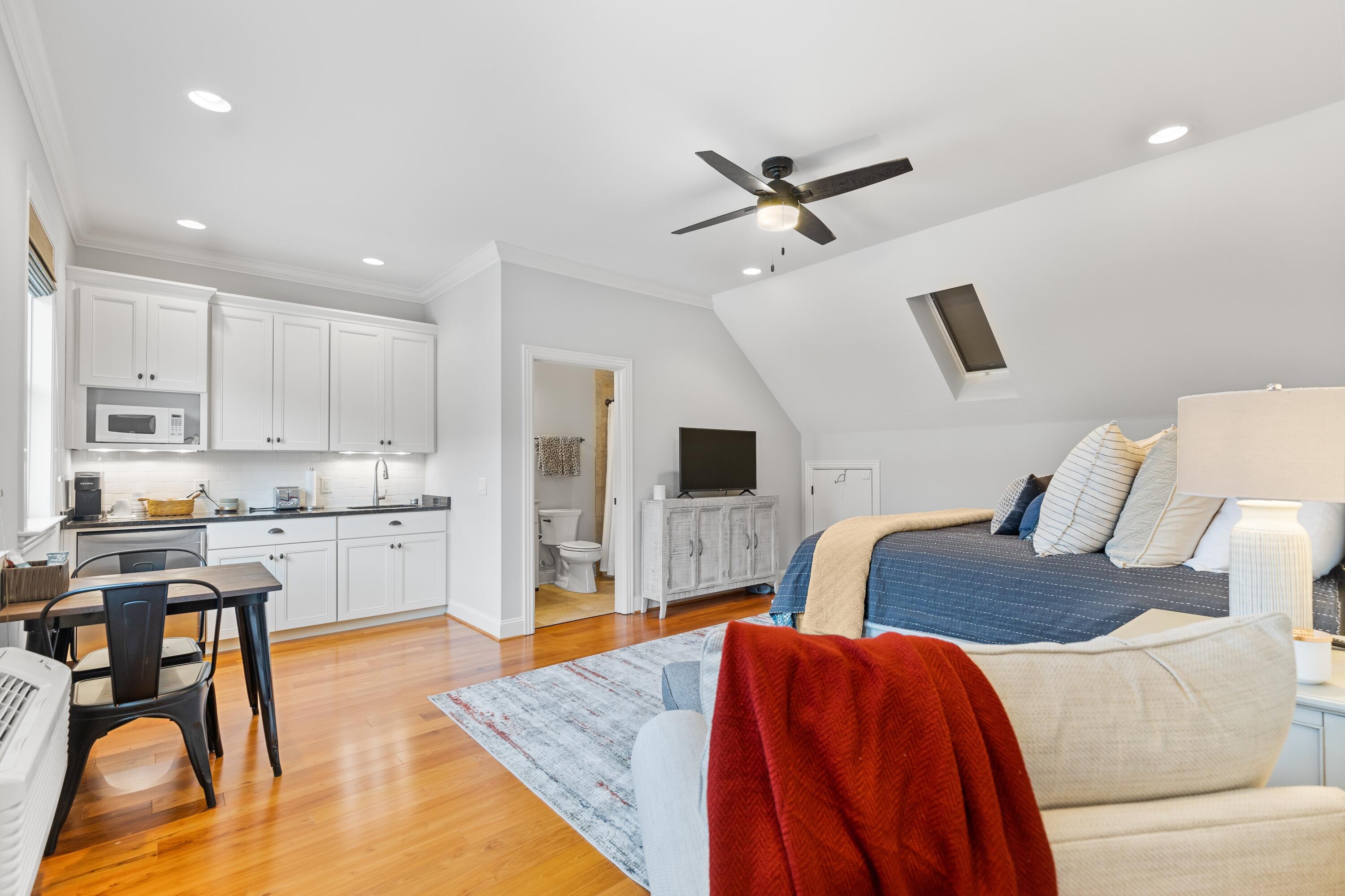 242 Cherry Street Chattanooga, TN 37403 - Photo 60 of 110 Carriage Apartment