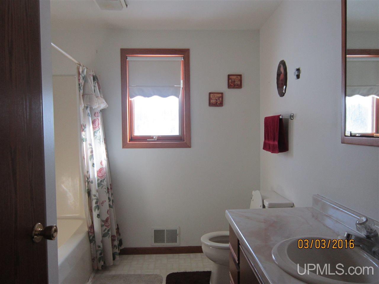 E10379 County Rd H-58 Munising, MI 49862 - Photo 11 of 27