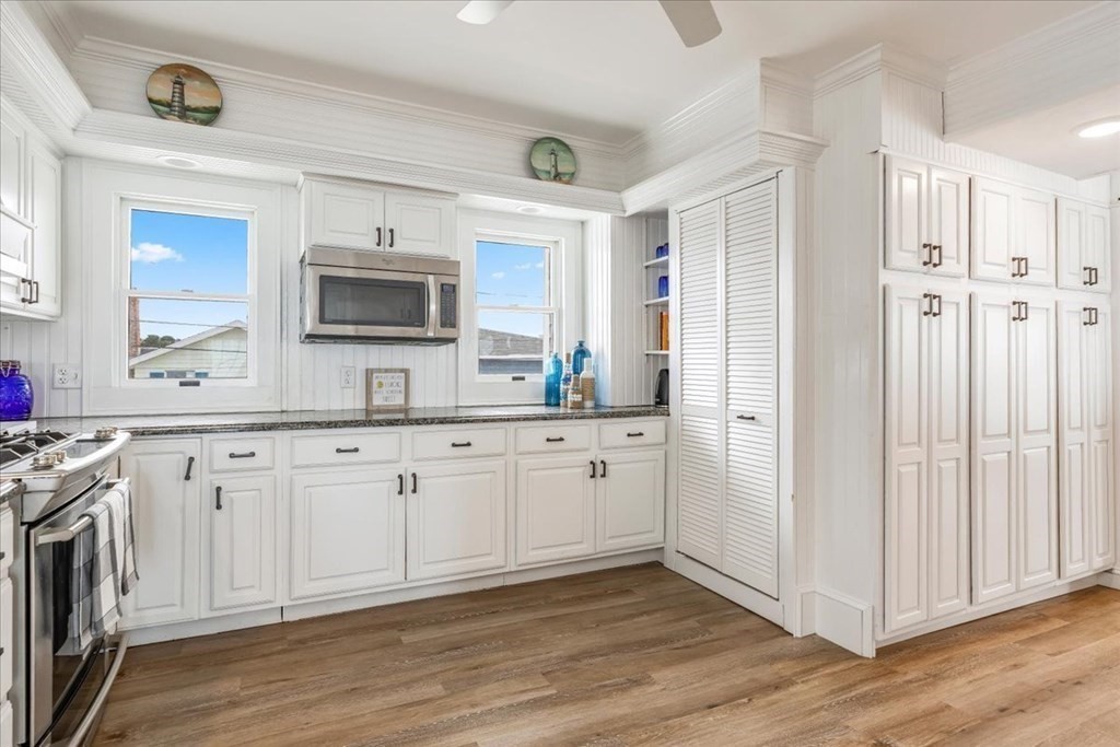 8 Oceanside Drive Scituate, MA 02066 - Photo 15 of 41