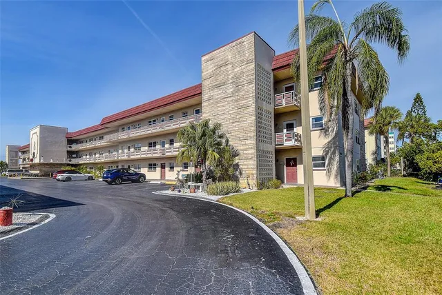 $258,000 | 3010 59th Street South, Unit 301, Gulfport, FL 33707
