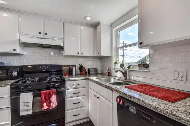 $258,000 | 3010 59th Street South, Unit 301, Gulfport, FL 33707