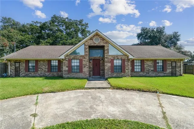 $270,000 | 234 Oak Street, St. Rose, LA 70087