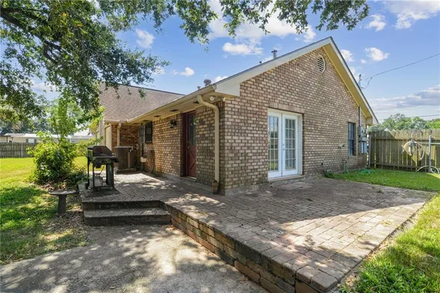 $270,000 | 234 Oak Street, St. Rose, LA 70087