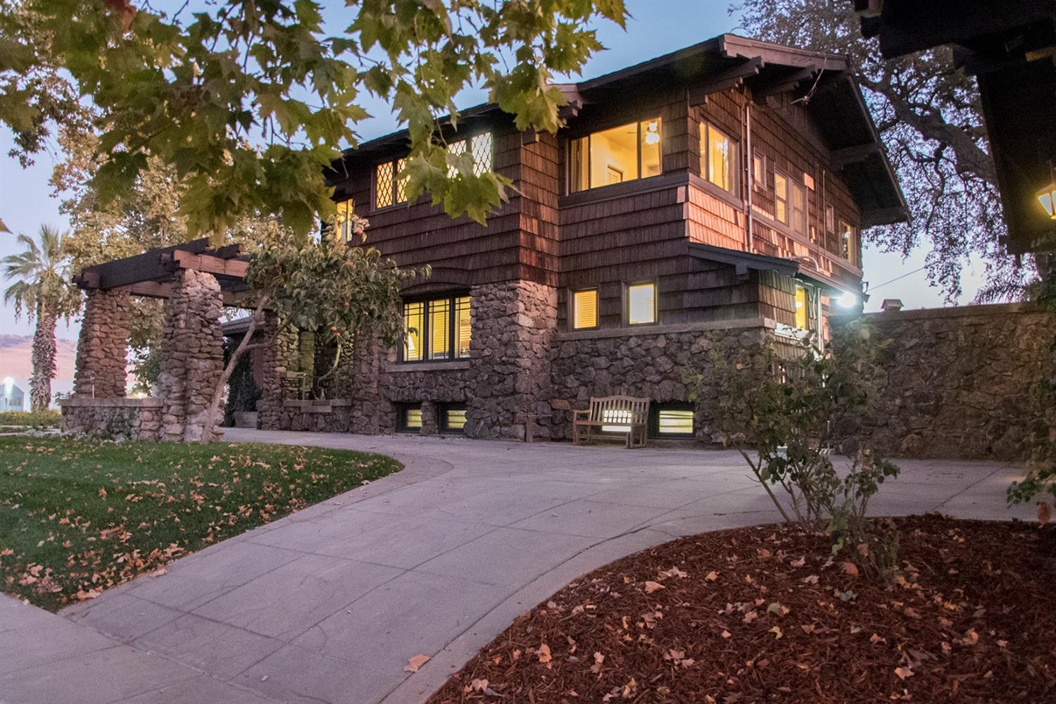 244 North Crespi Avenue Exeter, CA 93221 - Photo 2 of 41