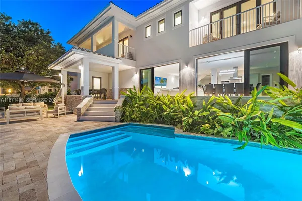 $27,950 | 850 Washington Street, Hollywood, FL 33019