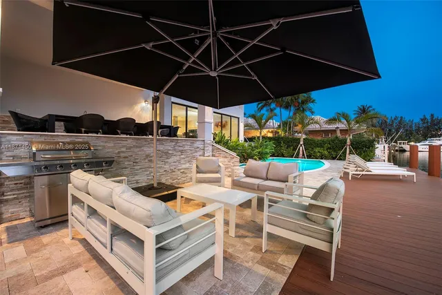 $27,950 | 850 Washington Street, Hollywood, FL 33019