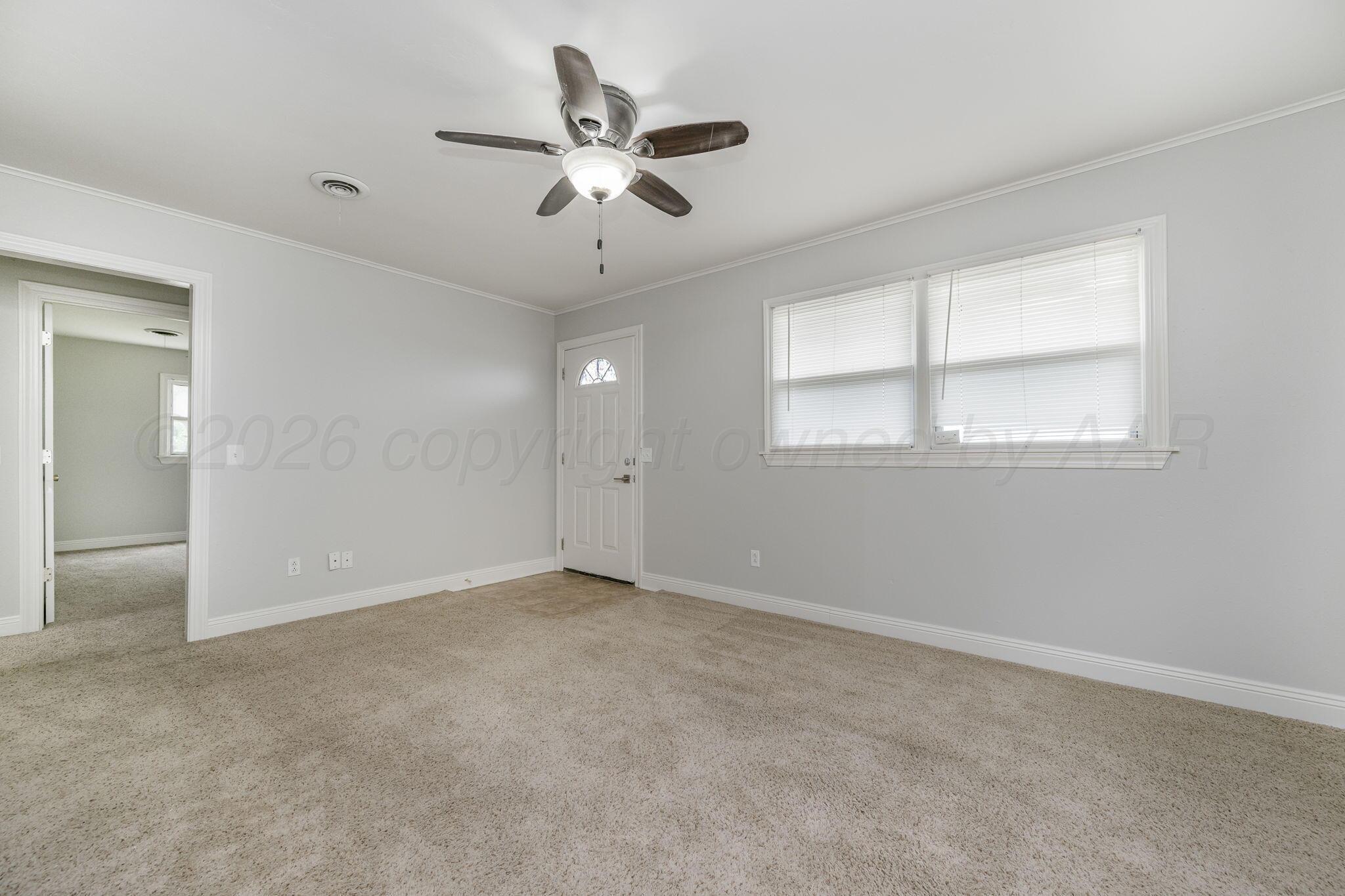 911 West 3rd Street Canyon, TX 79015 - Photo 4 of 18 Living Room