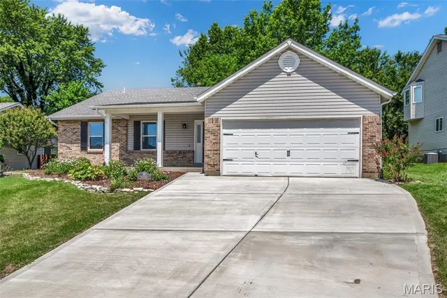 $2,395 | 1249 Harvest Ridge Drive, St. Charles, MO 63303