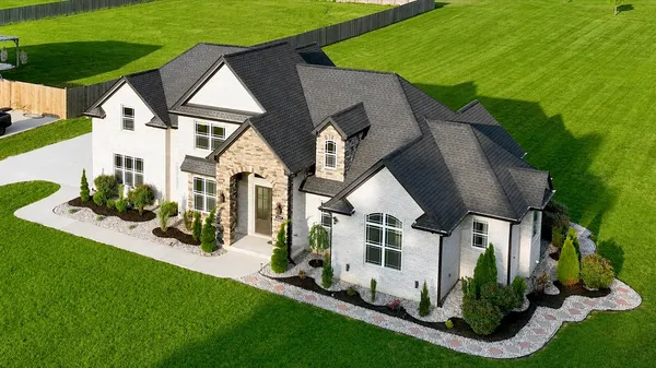 $919,000 | 2487 Tom Austin Highway, Greenbrier, TN 37073
