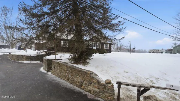 $269,900 | 17 Green Barn Road, Hudson Falls, NY 12839