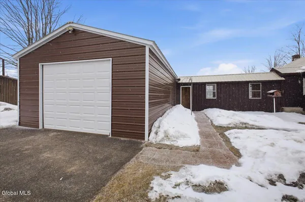 $269,900 | 17 Green Barn Road, Hudson Falls, NY 12839