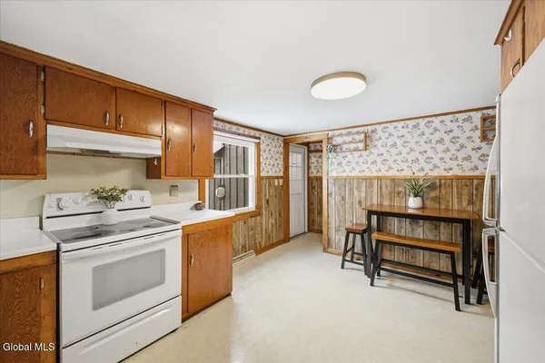 $269,900 | 17 Green Barn Road, Hudson Falls, NY 12839