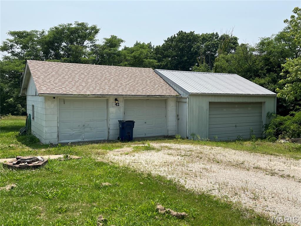 42 Davis Road Troy, MO 63379 - Photo 2 of 16