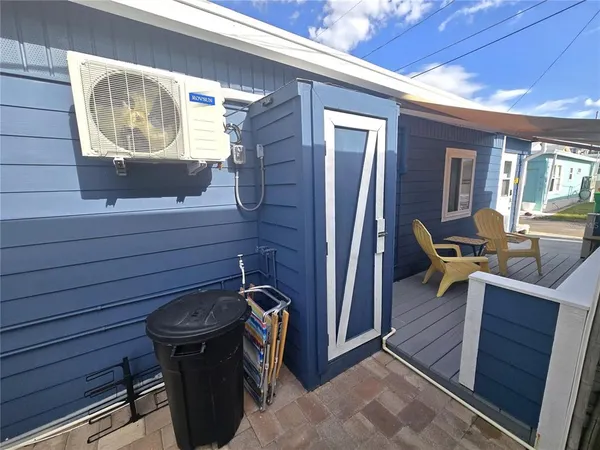 $2,500 | 2601 Gulf Drive North, Unit 216, Bradenton Beach, FL 34217